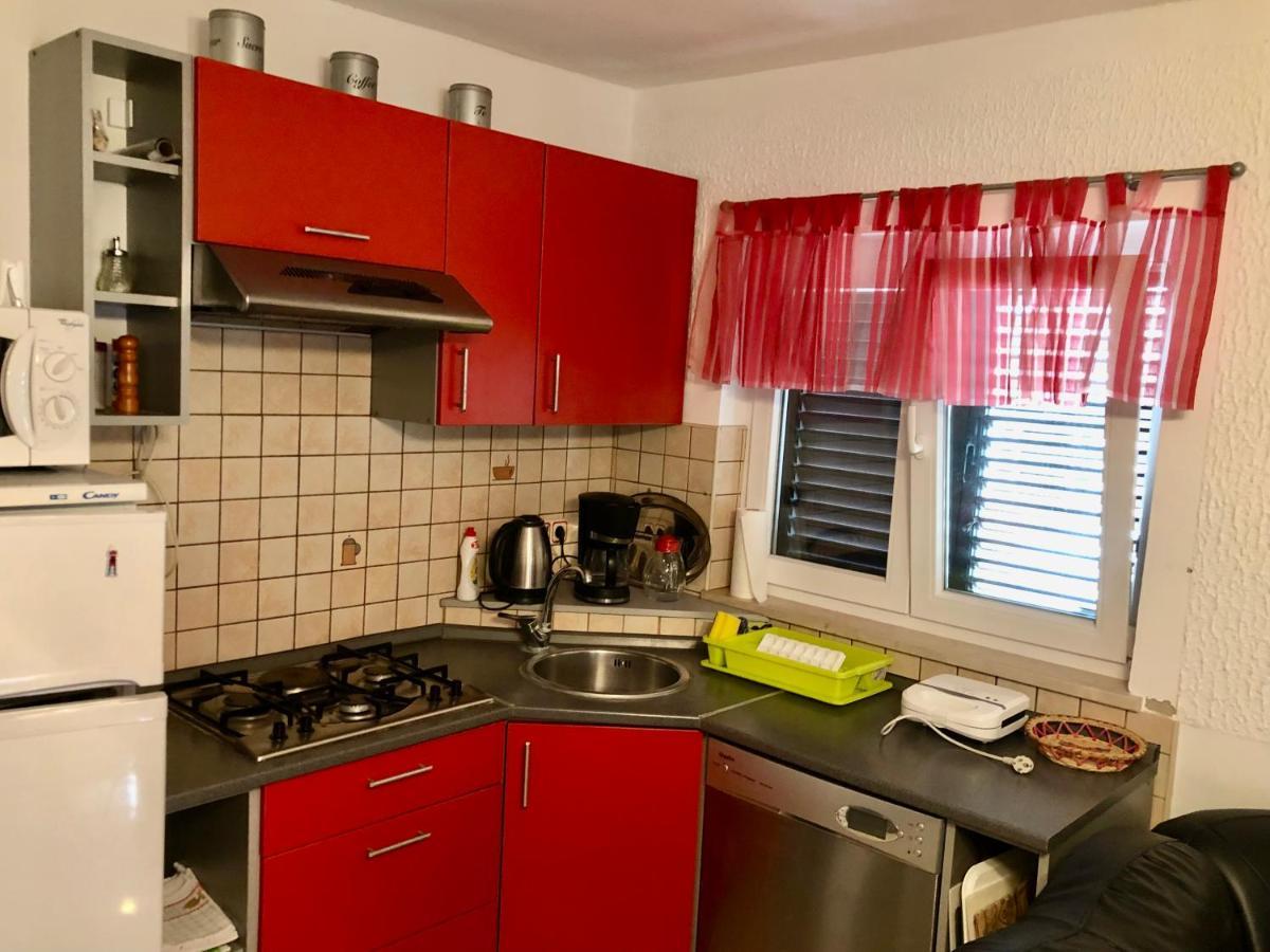 Apartments Pine & Oak With Shared Seasonal Hot Tub Privlaka  Zewnętrze zdjęcie