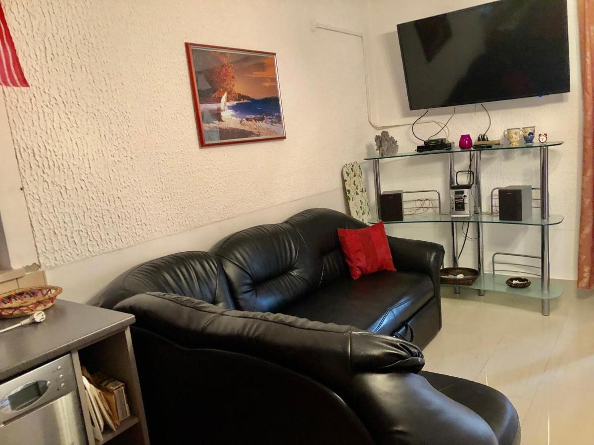 Apartments Pine & Oak With Shared Seasonal Hot Tub Privlaka  Zewnętrze zdjęcie