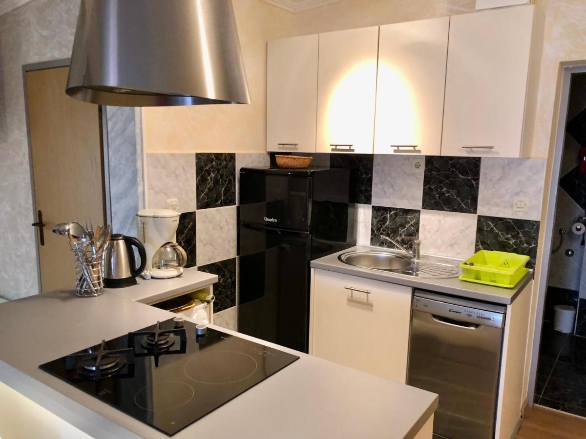 Apartments Pine & Oak With Shared Seasonal Hot Tub Privlaka  Zewnętrze zdjęcie