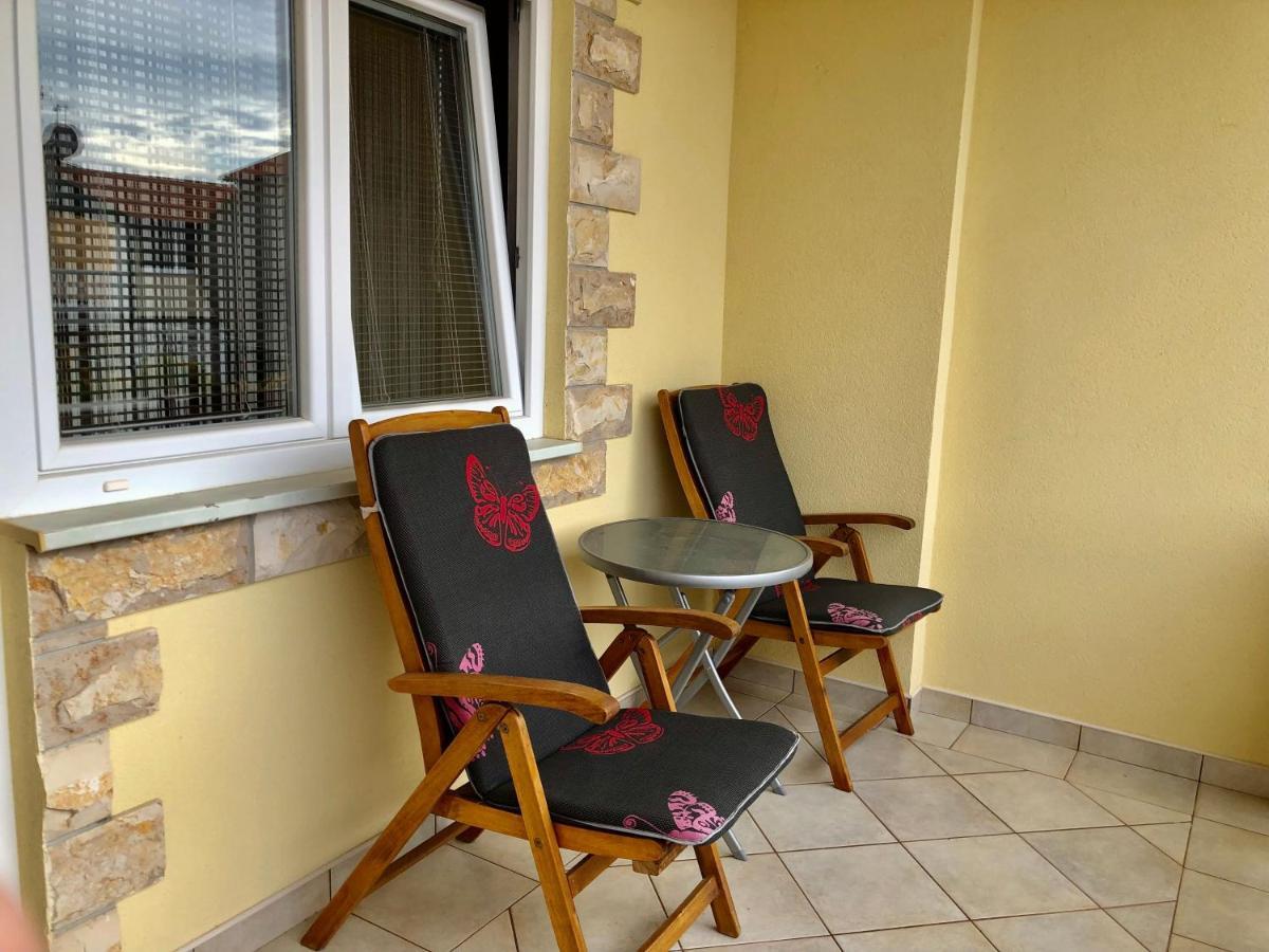 Apartments Pine & Oak With Shared Seasonal Hot Tub Privlaka  Zewnętrze zdjęcie