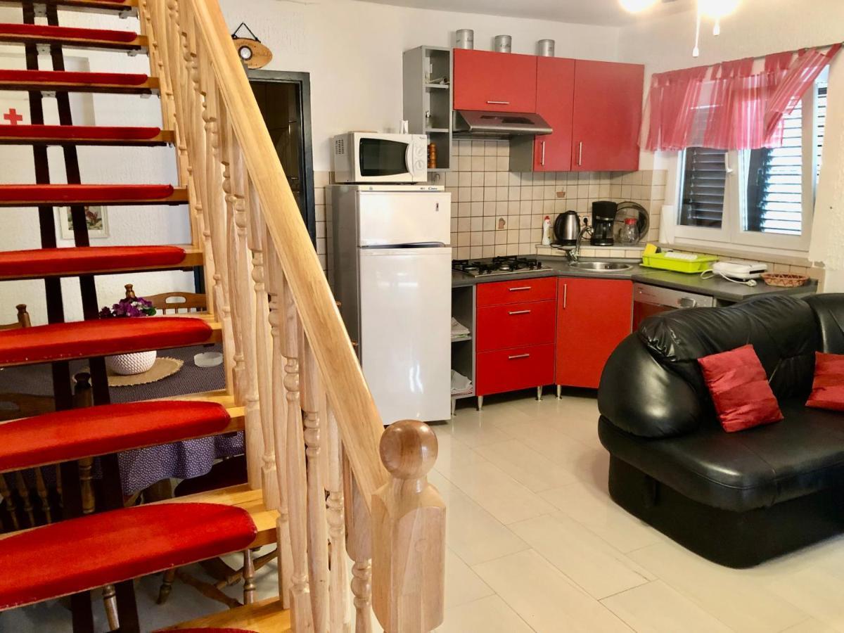 Apartments Pine & Oak With Shared Seasonal Hot Tub Privlaka  Zewnętrze zdjęcie