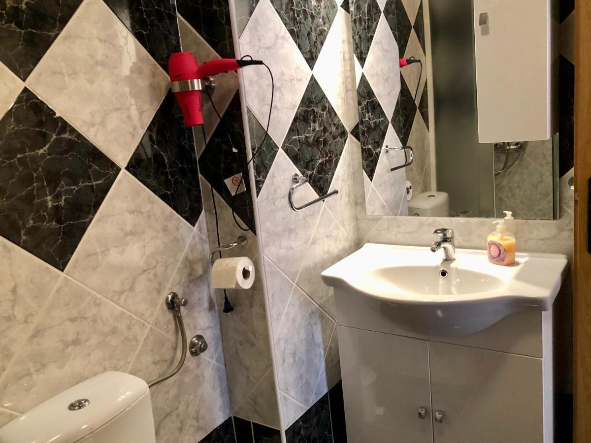 Apartments Pine & Oak With Shared Seasonal Hot Tub Privlaka  Zewnętrze zdjęcie