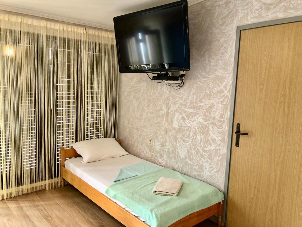Apartments Pine & Oak With Shared Seasonal Hot Tub Privlaka  Zewnętrze zdjęcie
