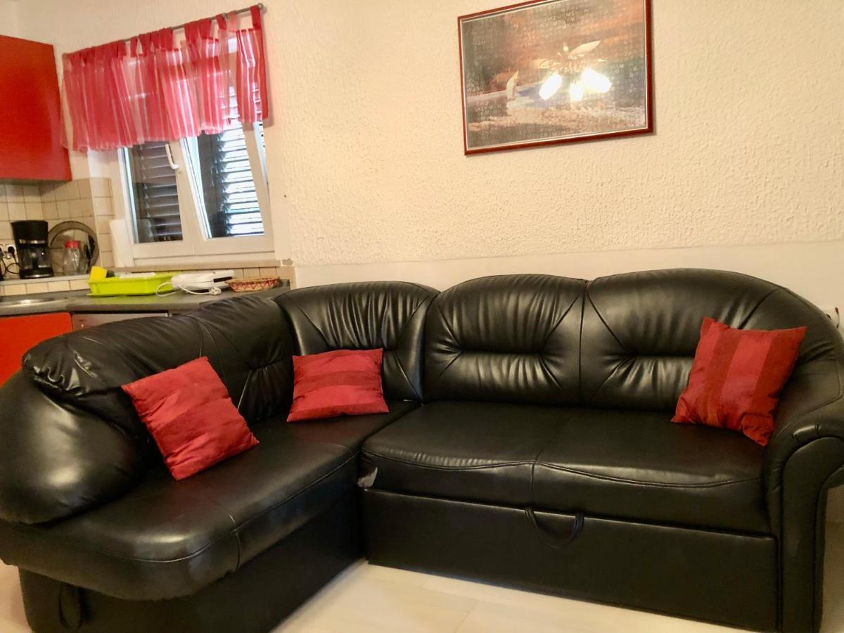 Apartments Pine & Oak With Shared Seasonal Hot Tub Privlaka  Zewnętrze zdjęcie